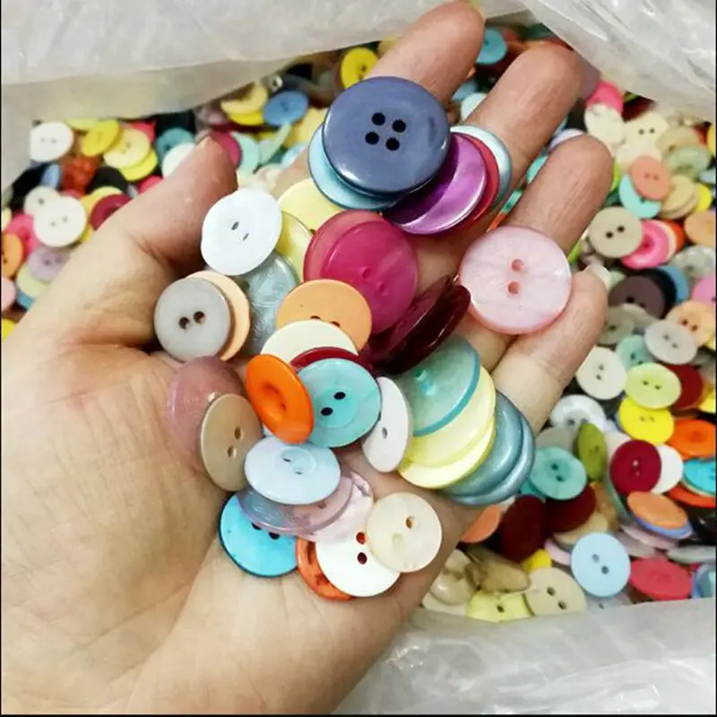 

100pcs/lot 9-20mm Random Styles Mix Colors Plastic Buttons Sewing Tools DIY Patchwork Craft Resin button Garments Accessories