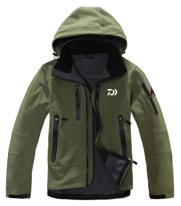 

New DAIWA Fishing Jackets Men Outdoor Waterproof Fleece Warm Zipper Pockets Fishing Clothing Hooded Soft Shell Fishing Shirts
