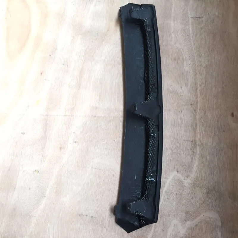 20090902A R32 Front grill Carbon fiber (2)_