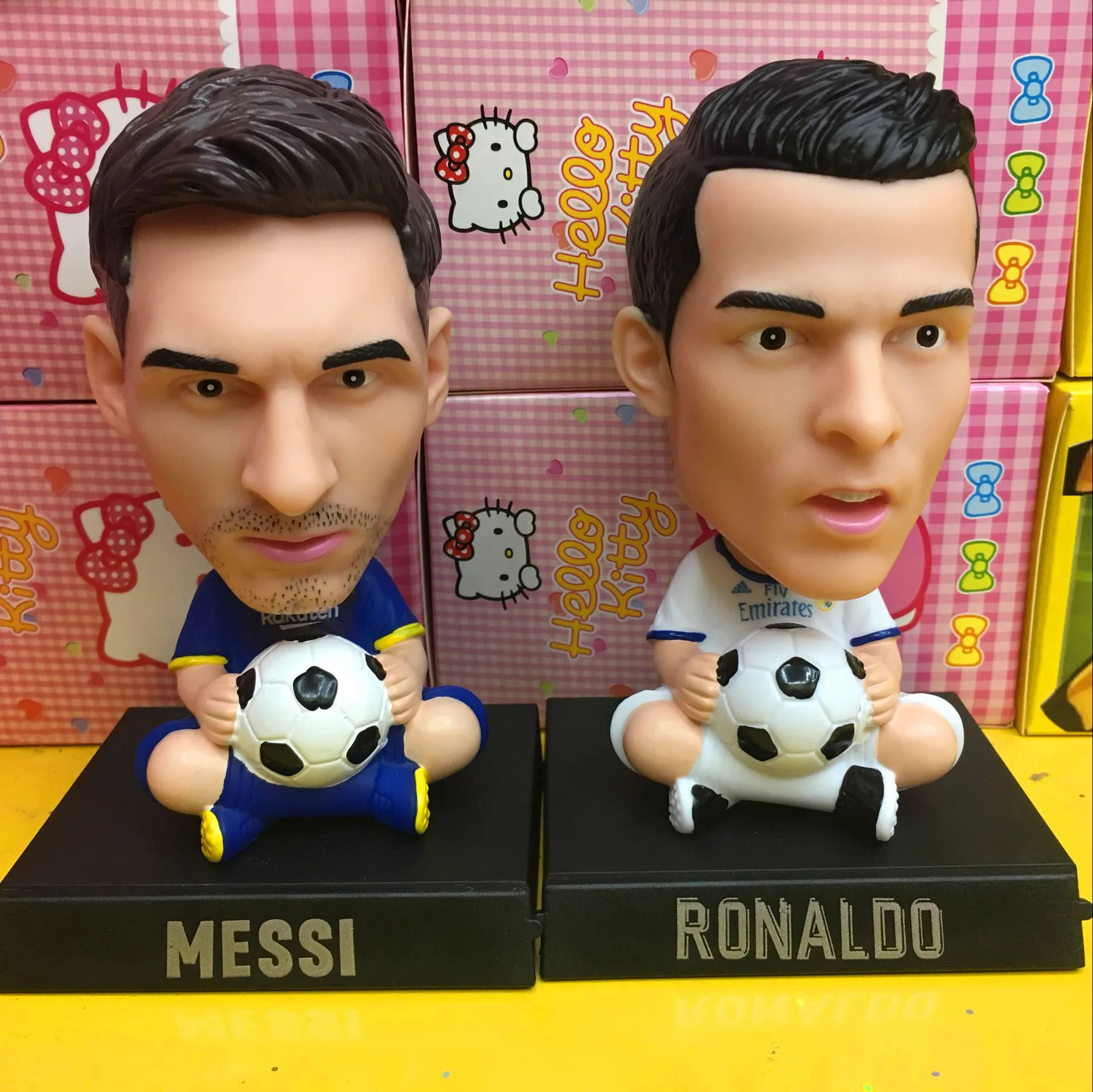 Football star messi ronaldo action figure Q version Bobblehead car