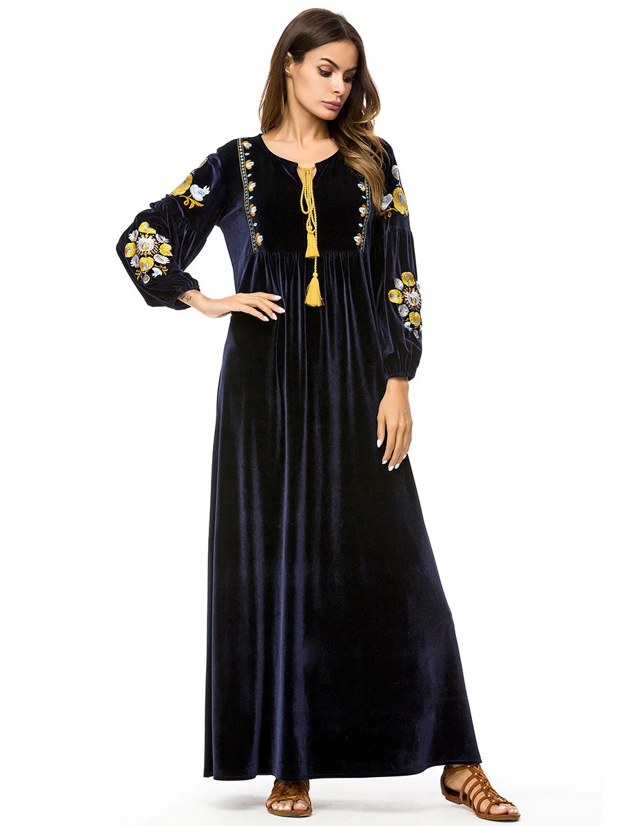 

2018 Velour Muslim Abaya Dress Embroidery Autumn Winter Women Muslim Party Dresses Vintage Middle East Arab Robes 7234