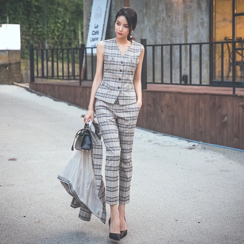 Suit women's suit vest nine pants three sets of 2018 Korean version of the new retro women's plaid double-breasted professional