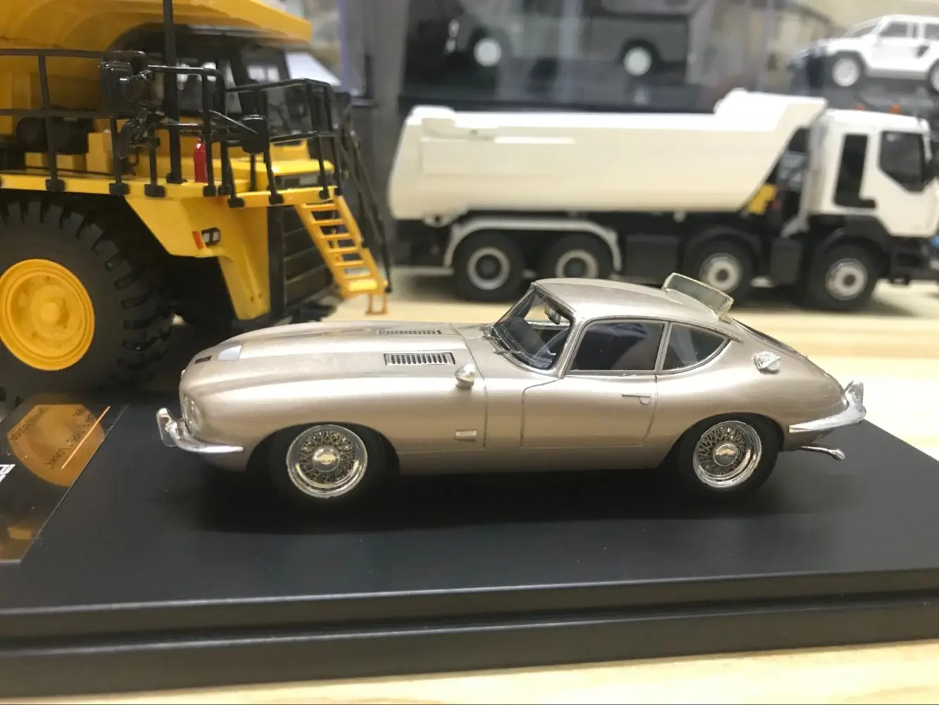 PREMIUM/X 143 Jaguar E TYPE 1996 boutique Resin model car toys for