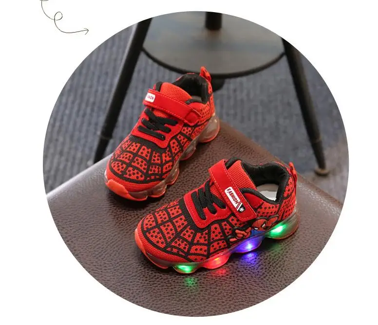 Модная детская обувь с рисунком Человека-паука из сетчатого материала, светящиеся кроссовки светодио дный мальчиков девочек спортивная