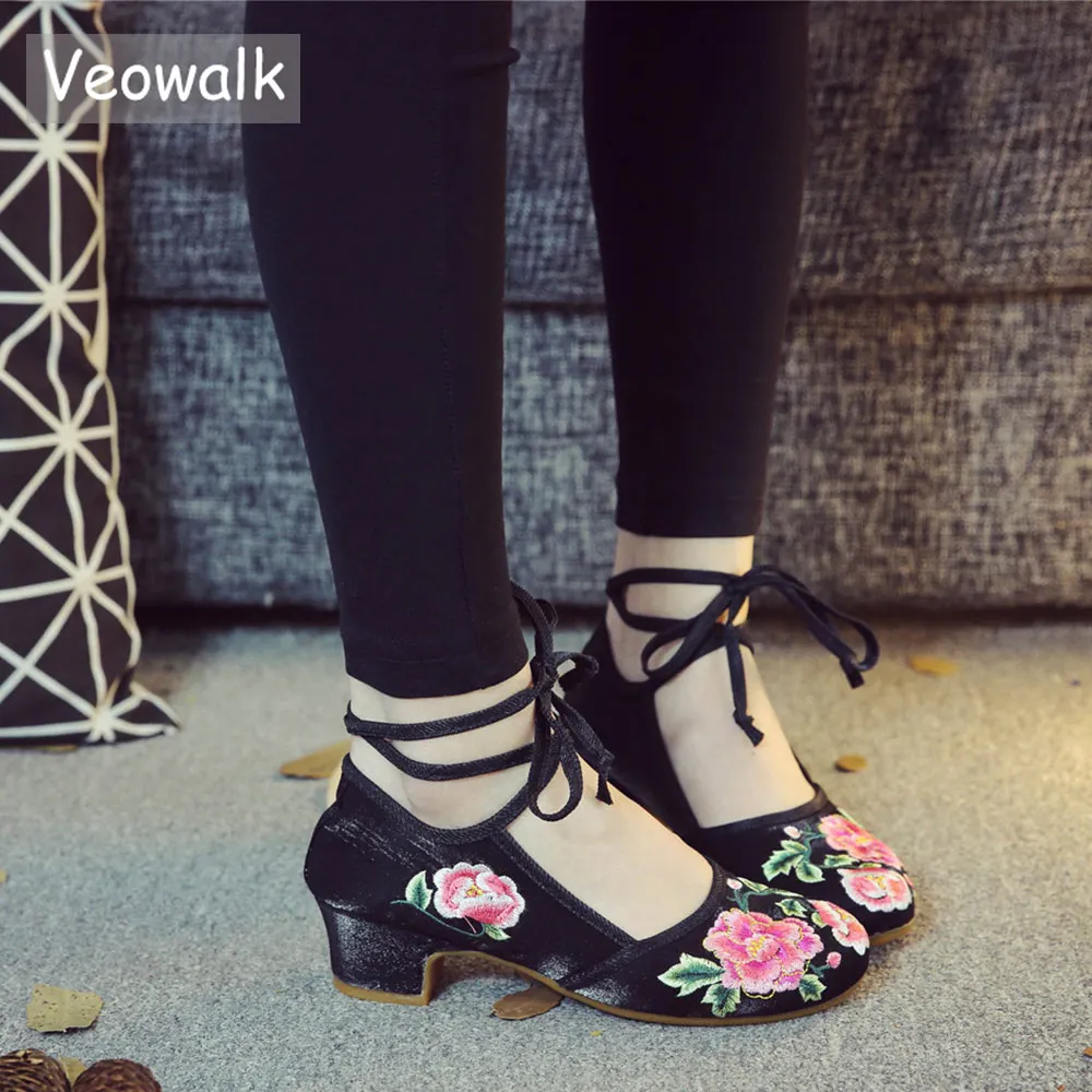 Женские туфли Veowalk из флока и хлопка с цветочной вышивкой на среднем блочном