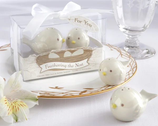 

baby shower favor gift and giveaway for guest- Feathering the Nest Ceramic Birds Salt & Pepper Shaker party souvenir 100sets/lot