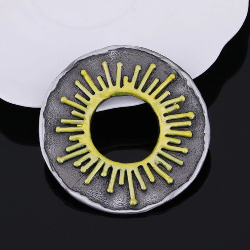 

High Quality Yellow Sun Flower Metal Large Brooch Pins Women Party Garment Accessories Vintage Jewelry for Men Gift Broche XZ210