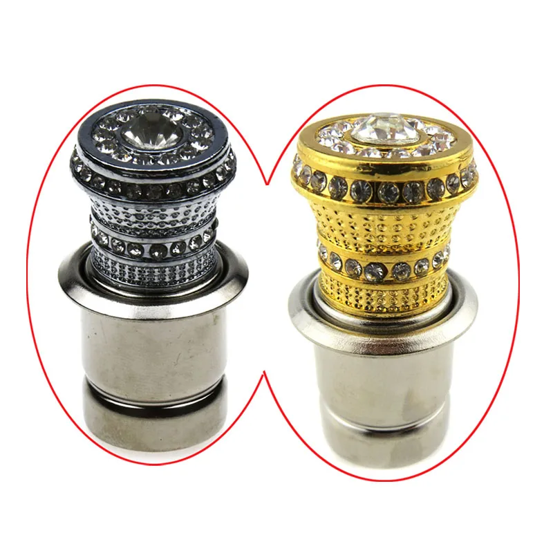 Автомобильный прикуриватель с маленькими хрустальными стразами золотистого и