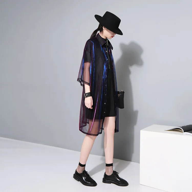 

2019 Look at the flowers on horseback. Loose medium-length shirt. Laser penetration. Sunscreen coat. 2 colors