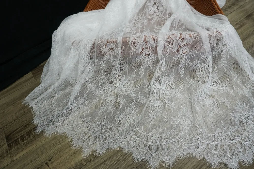 Новейший дизайн ресниц Шантильи кружевная ткань 3 метра/шт с красивой каймой обрезки! Эксклюзивное кружевное платье с кружевом