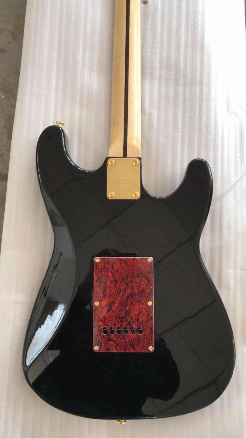 Wholesale New Cnbald Left Handed Electric Guitar STR Model Top Quality In Black 180418