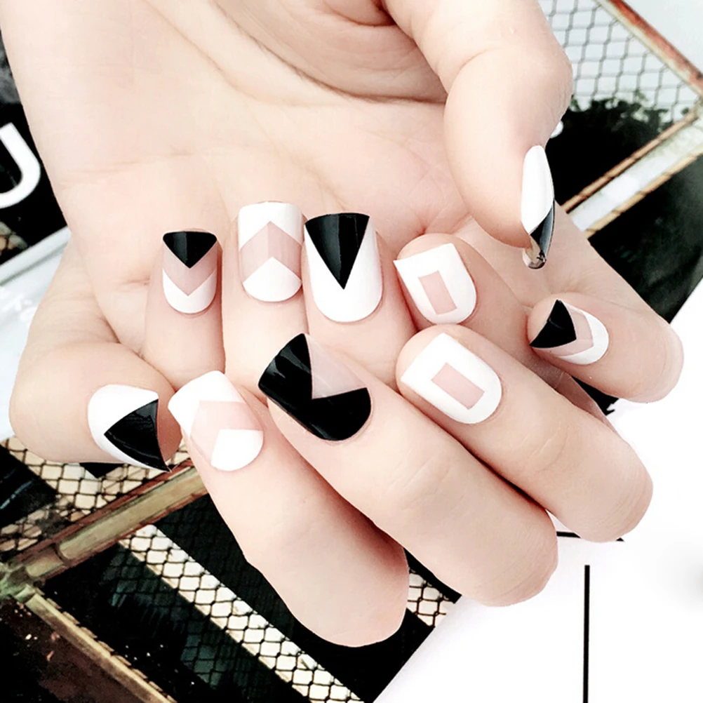 

24pcs/box Fashion Fake Nails Tips False Acrylic False Nails Faux Ongles Fake Nails Short Nail Art Lady Shiny