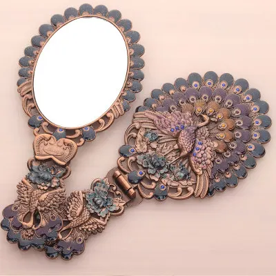 

1 pcs Make-up Mirror Desktop Princess Portable Handle Folding Mirror Hand-held Retro Peacock Copper-like Beauty Mirror