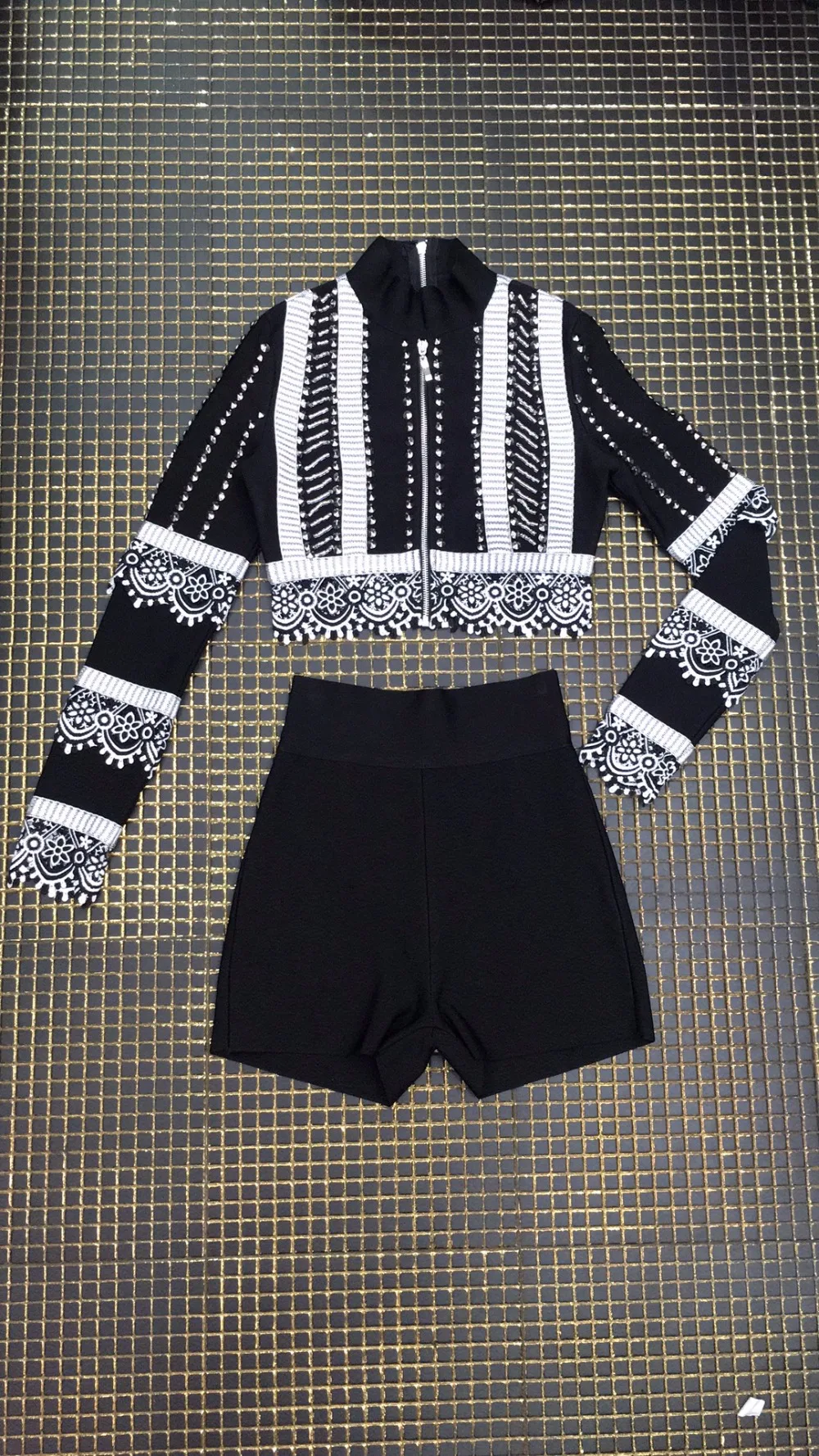 HTB1PF0FqxSYBuNjSspjq6x73VXav