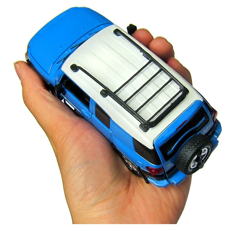 Сплава литья под давлением для Toyota Cruiser FJ внедорожник Спорт Модель автомобиля 1:32