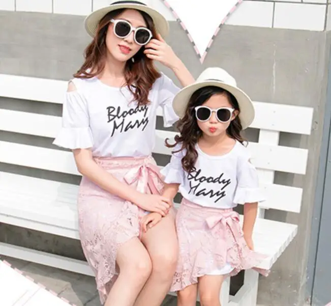 Г. летние одинаковые комплекты для семьи модная Корейская длинная футболка+ кружевная юбка комплект из 2 предметов, комплекты одежды для мамы и дочки семейный образ - Цвет: Розовый