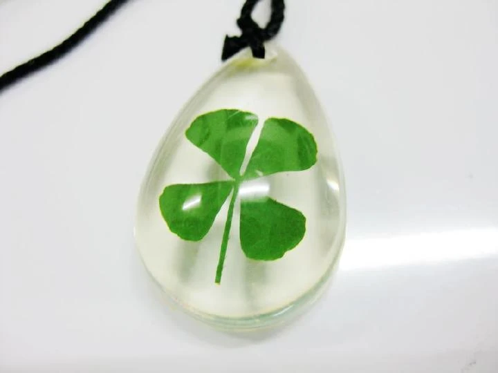 Livraison Gratuite 50 Pieces Chanceux Reel Trefle A Quatre Feuilles Lucide Glace Drp Style Vert Cool Fine Pendentif Aliexpress Livraison Gratuite 50 Pieces Chanceux Reel Trefle A Quatre Feuilles Lucide Glace Drp Style Vert Cool Fine Pendentif Aliexpress