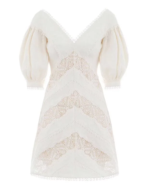 Pinkoz Lace Embroidery Patchwork Dresses New Arrival Puff sleeve A-line Dress Sexy V-neck High Waist Mini Dress vestidos - Цвет: Белый