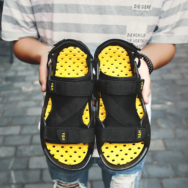 

Retro Men Summer Outdoor Sandals Breathable Cool Buckle Sport Shoes Male Stduents Travel Beach Flats Anti-slip Camouflage Shoes
