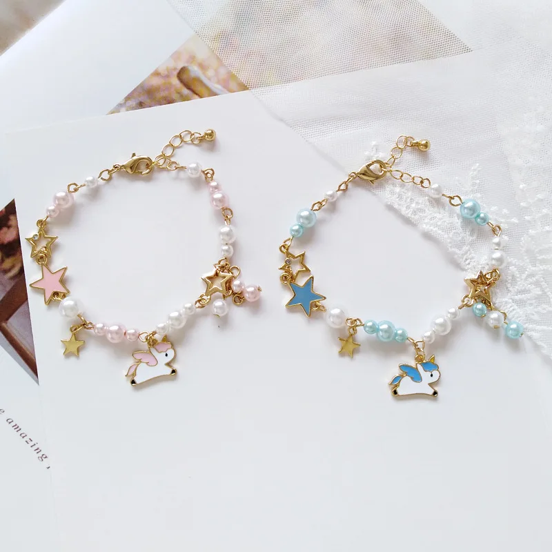 

New flying horse hollow star bracelet girl small fresh cute animal rhinestone jewelry jewelry girlfriends friends gift