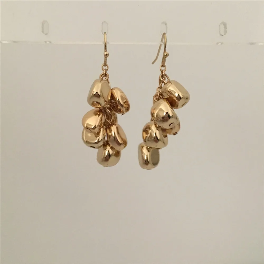 

TRENDY GOLD COLOR SEVEN STONE SHAPE HANGING FISHHOOK EARRING
