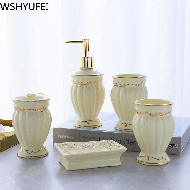 

Nordic creative ceramic bathroom toiletries set Exquisite couples special mouthwash brushing cup home crafts ornaments WSHYUFEI