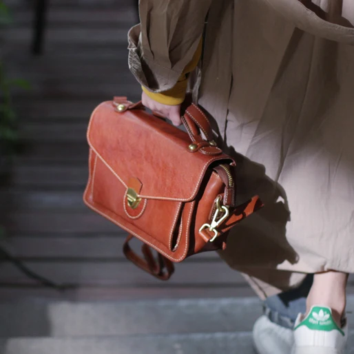 AETOO Leather shoulder bag, retro on the new small square bag, hundred envelopes ancient feeling girl crossbody bag