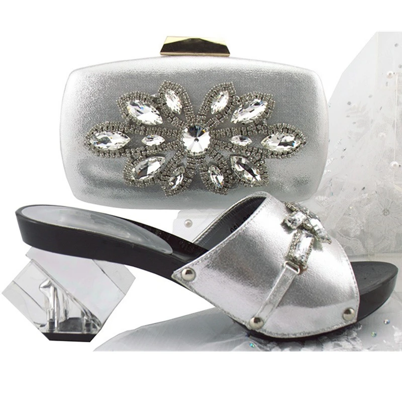 Dames Italiaanse Schoenen en Tas Set Versierd met Strass Nigeriaanse Vrouwen Bruiloft Schoenen en Tas Set Slip op Hoge Hakken pompen Dames Italiaanse Schoenen en Tas Set Versierd met Strass Nigeriaanse Vrouwen Bruiloft Schoenen en Tas Set Slip op Hoge Hakken pompen