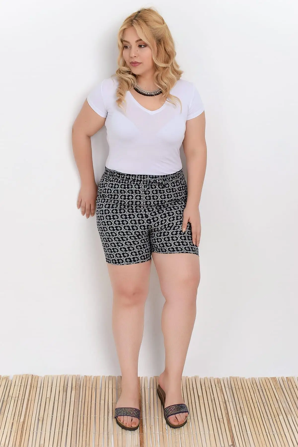 

Big Free Women Patterned Waist Rubber Woven Shorts TB19YB141653