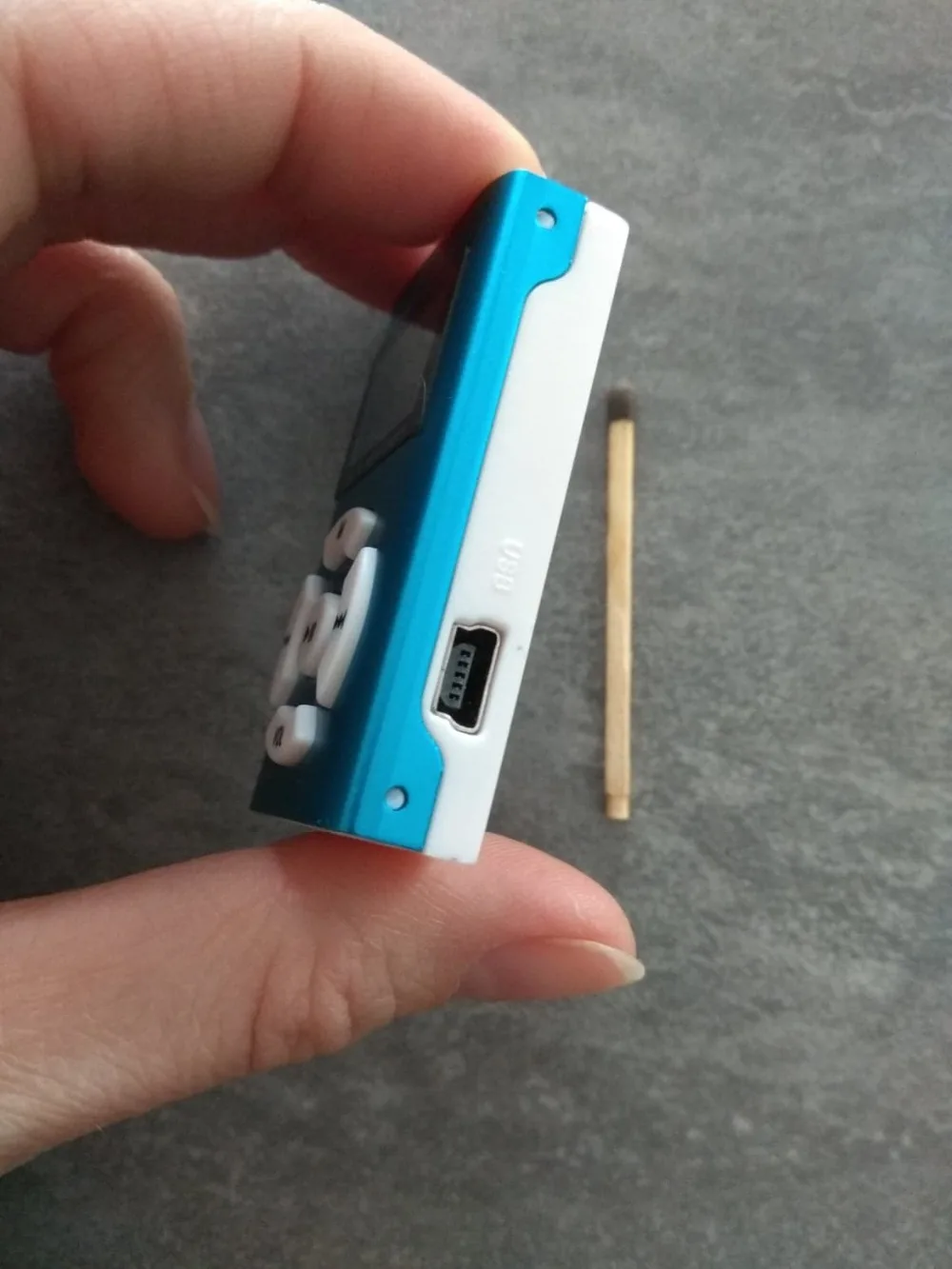 Portable USB Mini MP3 Player LCD Screen Support Micro SD TF Card With Sport Design Free Shipping 30JUL003_副本