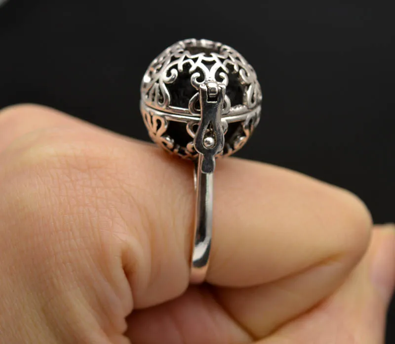 

1pc Lava Locket Aromatherapy Essential Oil Diffuser Ring R-1