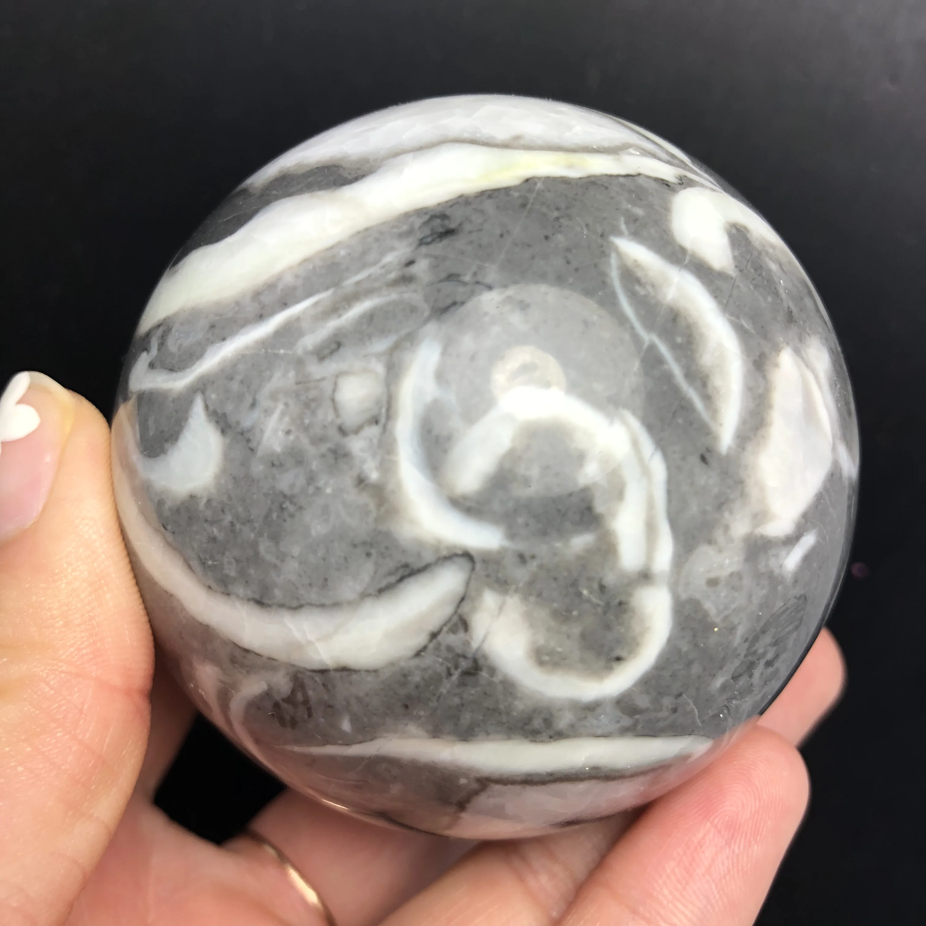 

Natural crystal quartz ball quartz stone and mineral chakra reiki healing home decoration