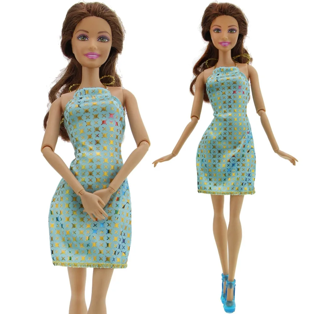 Упаковка включает:1 платье. 