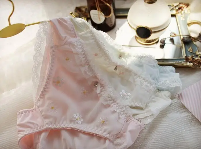 

100% Real Photos M L XL Lovely Cute Lolita Kawaii Princess Sexy Embroidery Ruffle Chiffon Panties Underwear Brief Lingerie 419