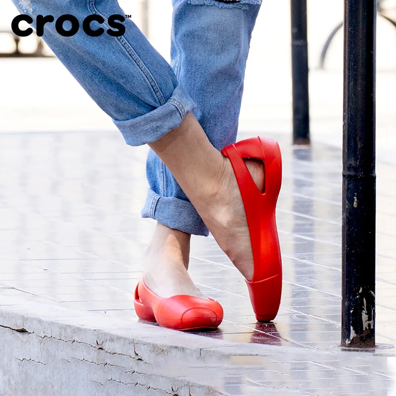 CROCS Spring Summer Women Outdoor Sandals Slip on Wild Flat Shoes for Female Round Toe crocs-shoes Women Black Red