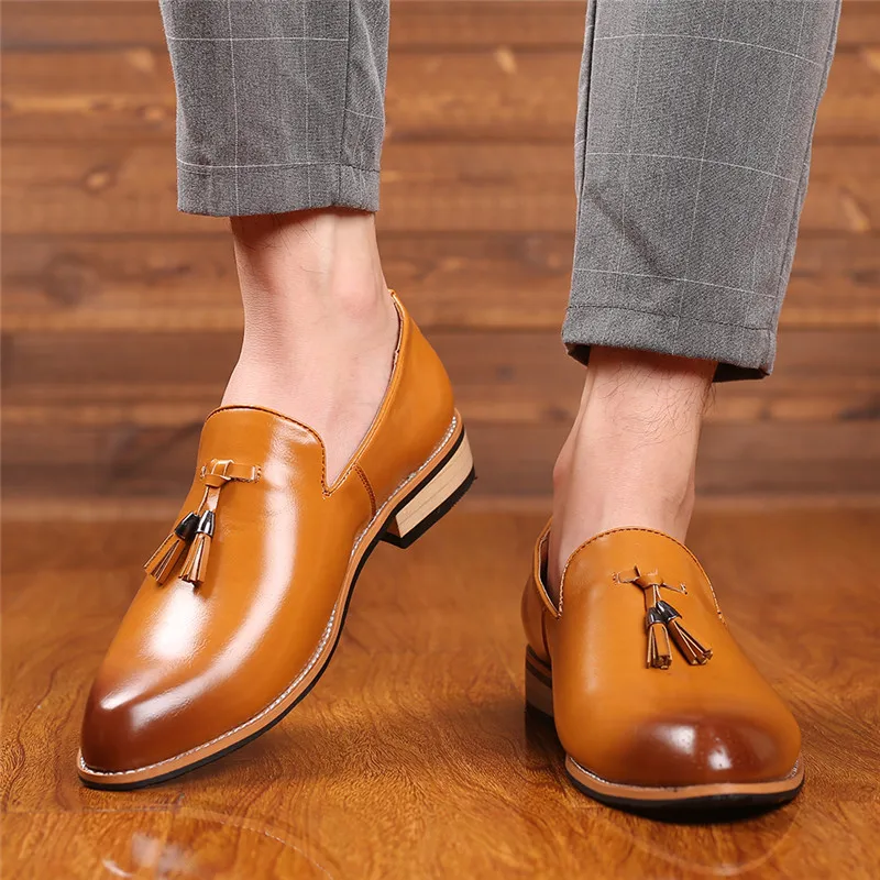 Yomior/Роскошные брендовые кожаные туфли с острым носком; деловые мужские модельные туфли; Повседневная Мягкая официальная обувь; дышащие Свадебные лоферы; большие размеры
