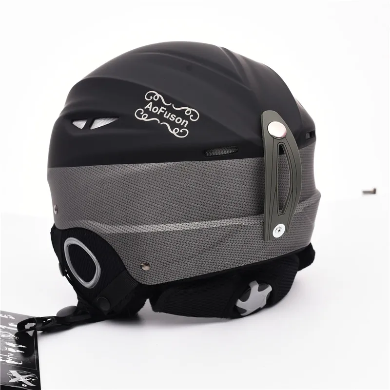 Cheap ski helmet