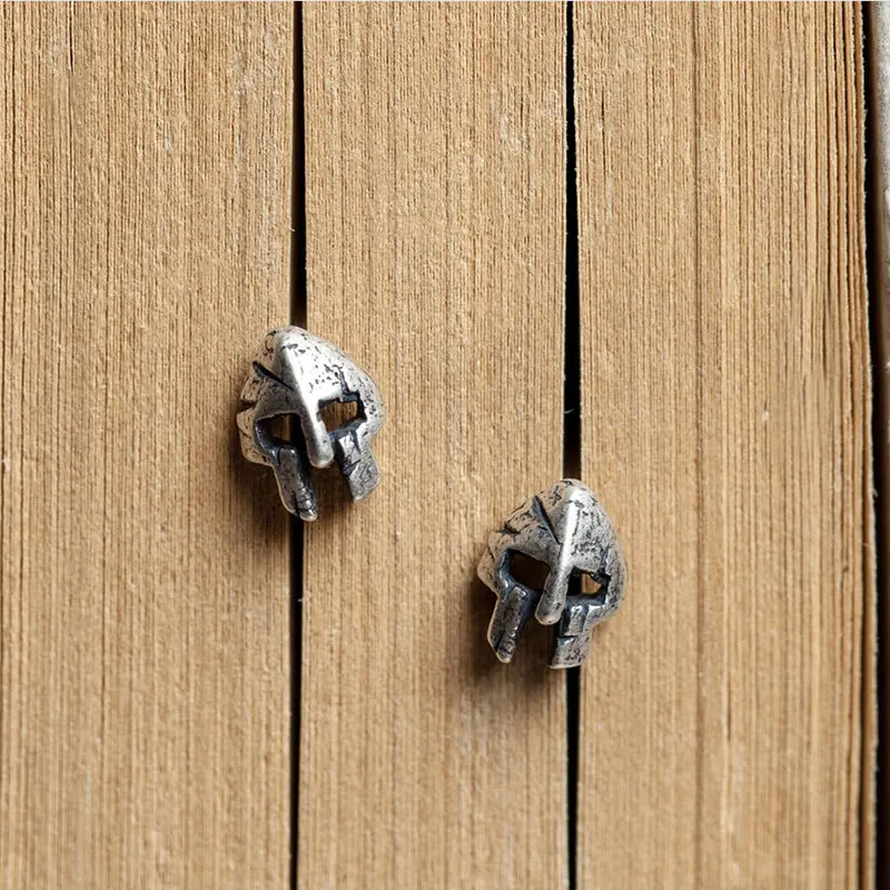 

1Pair New Arrival Vintage Spartan Mask Silver Studs Earrings Special Gifts Jewelry For Women Men Geeks