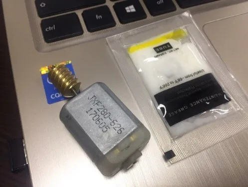 

Ford Mazda Fox M3 door lock motor control lock motor lock block lock motor four universal motor