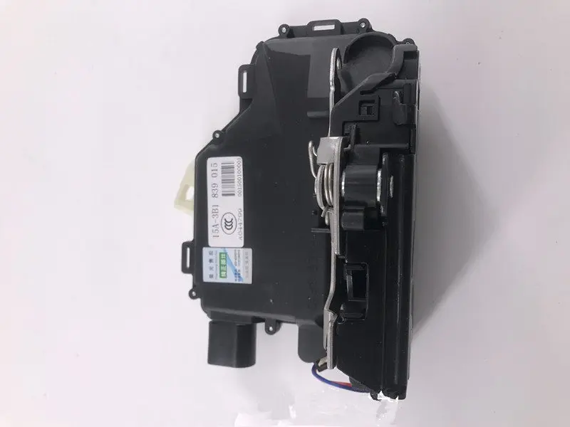 

Door Lock Latch Actuator For SEAT AROSA LEON I TOLEDO II SKODA OCTAVIA I II BORA GOLF IV LUPO NEW BEETLE PASSAT 3B Right Front