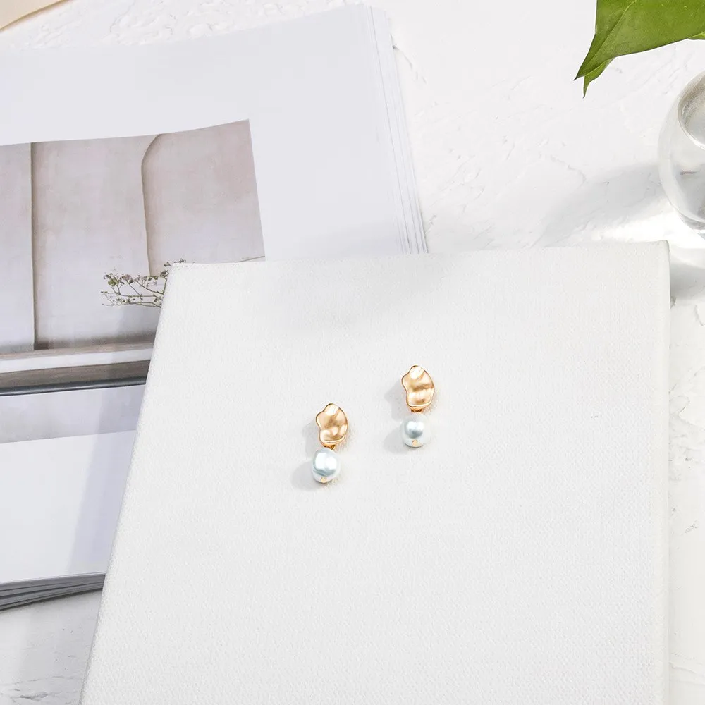 

White Teardrop Long Temperament Hook Simple Earrings Trendy Baroque Palace Style Simulation Pearl Earrings