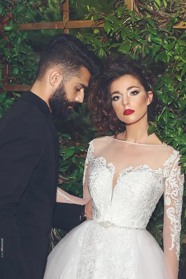 Crystal Tulle White Elegant Long-Sleves Appliques Wedding Dress 195
