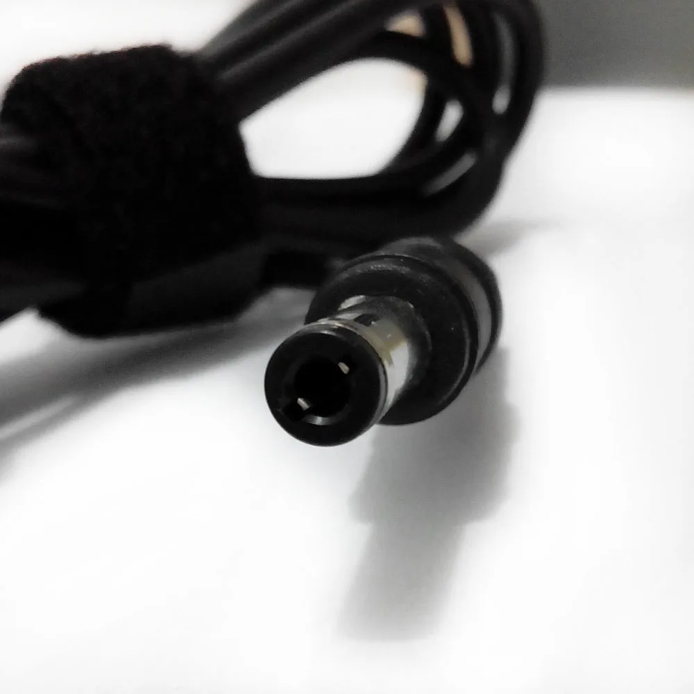TOSHIBA 19V 3.95A 75W 5.5x2.5mm 1