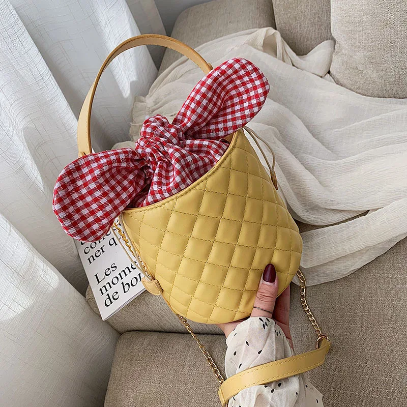 

Niche design on the new texture rhombic chain wild single shoulder slung bucket handbag