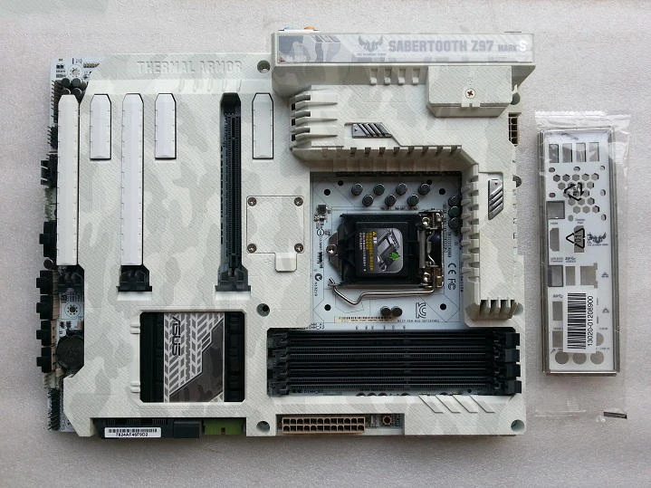 

Asus SABEROOTH Z97 MARKS Sabertooth Motherboard Collector's Edition Warranty period until July 2020