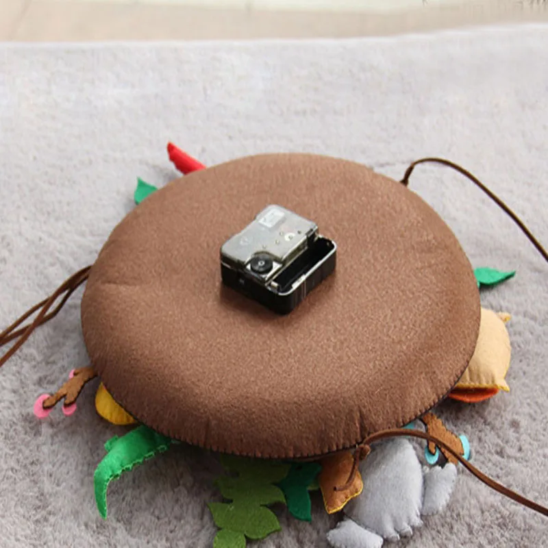 ZY DIY Sewing Felt Package Happy Animals Family Clock Non woven Felt DIY For Decoration of Home Party Room