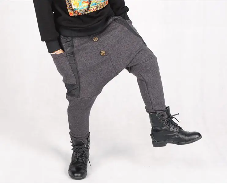 Зимние детские костюмы, модные брюки для мальчиков, танцевальные черные свободные штаны-шаровары в стиле хип-хоп с большим шаговым швом и пуговицами