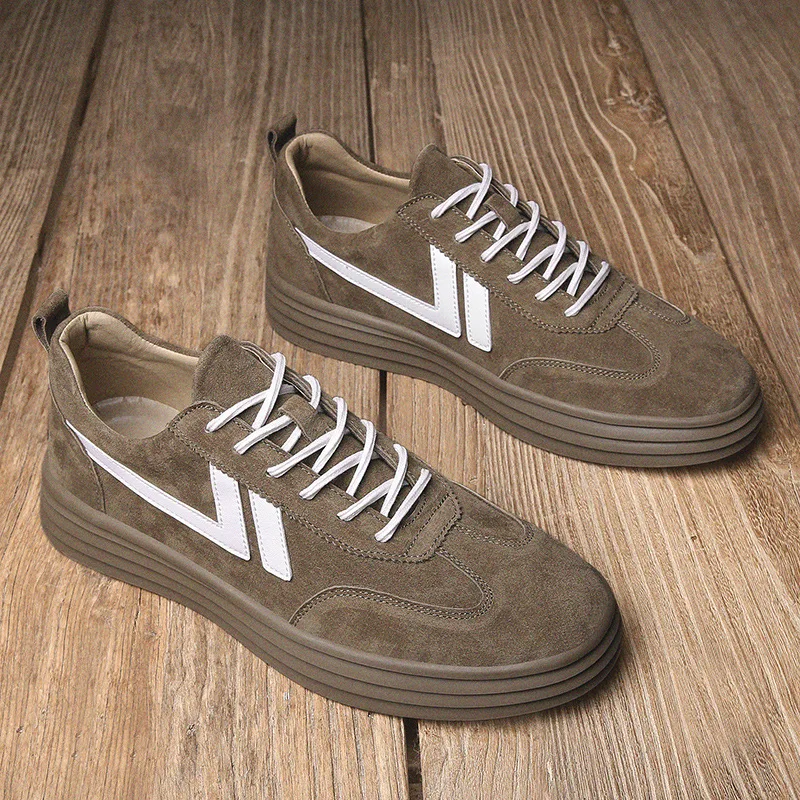 

Outdoor skateboarding shoes sneakers for men casual new fashion Breathable lightweight black sport and lifestyle shoes