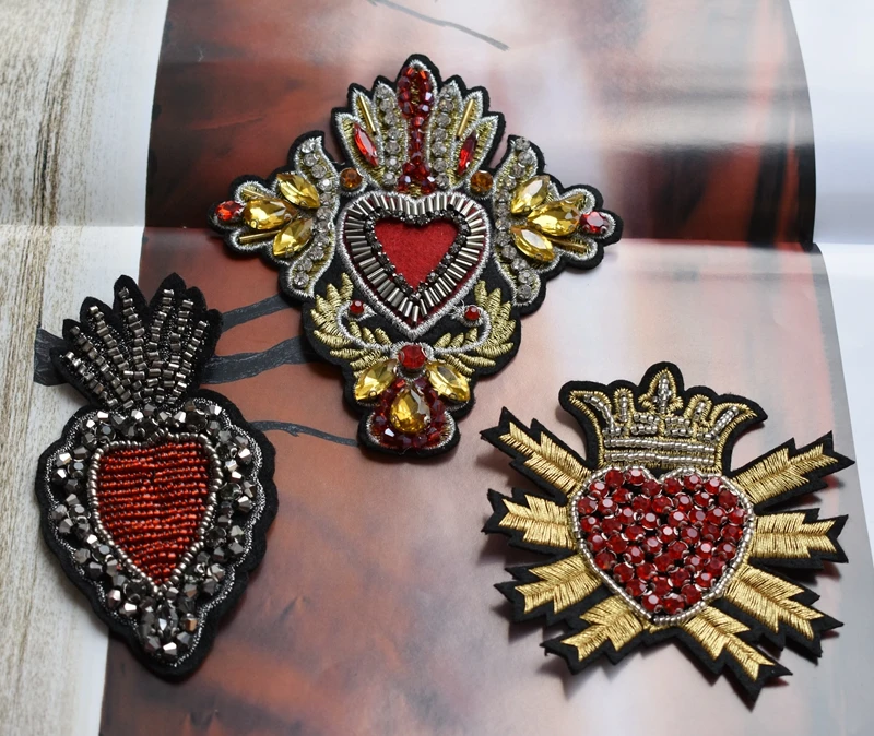

2piece Beaded Crystal Red Diamond Heart Crown Patches Embroidery Applique Sew on Gold Badge Clothes Craft Sewing