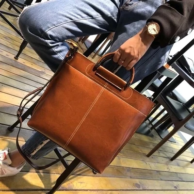 

Women's bag 2018 autumn and winter new leather portable women's fashion wild leather women's bag large capacity casual shoulder
